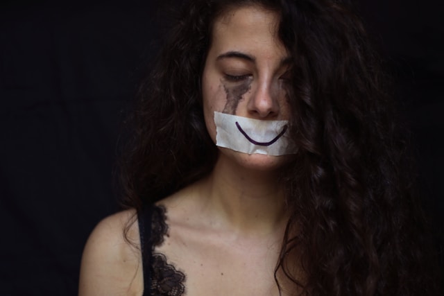 Sadistic.pl – od cyfrowej anarchii do sterylnej cenzury – ilustracja
